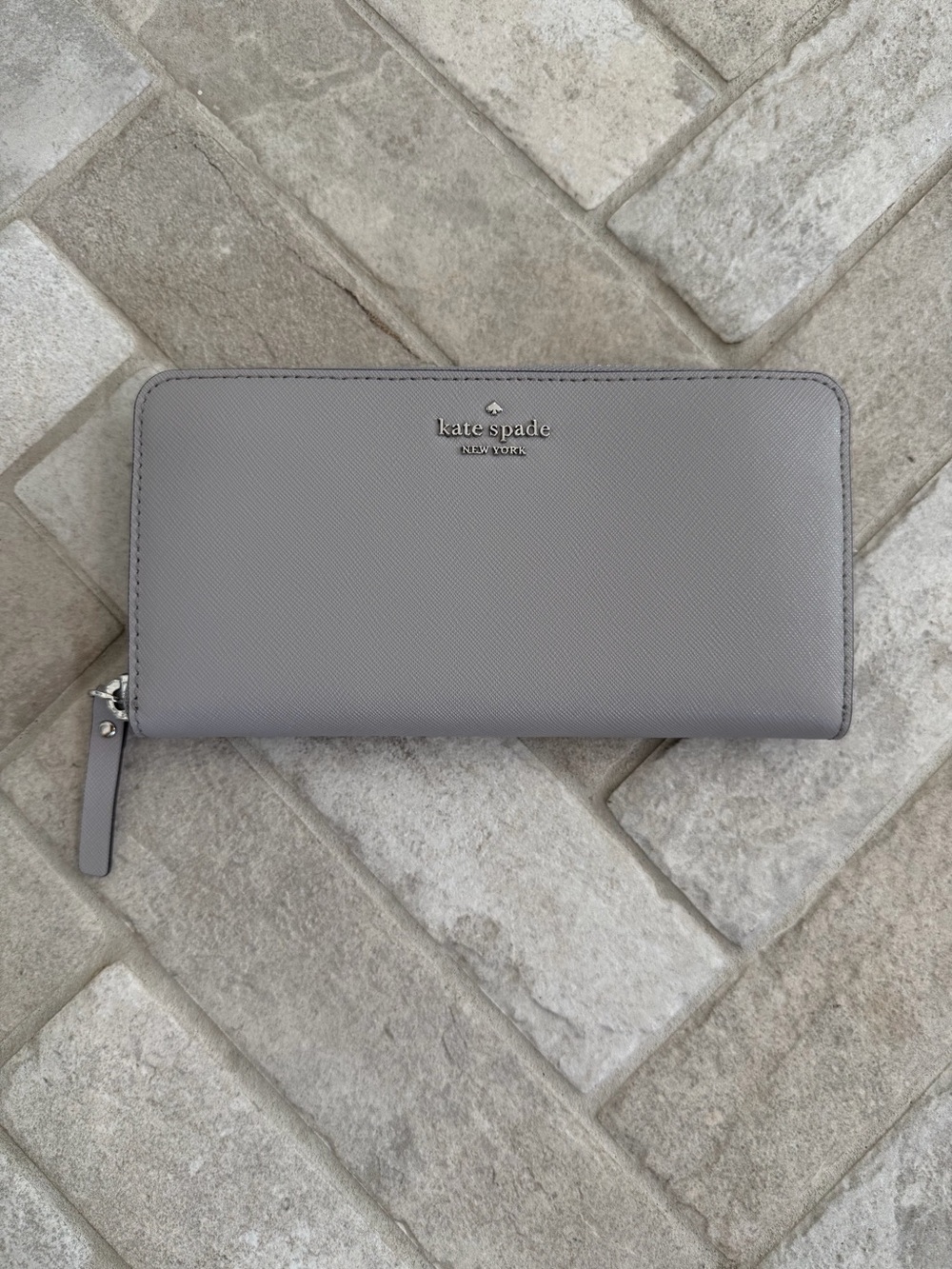 Kate Spade New York Light Gray Saffiano Zip Around Wallet